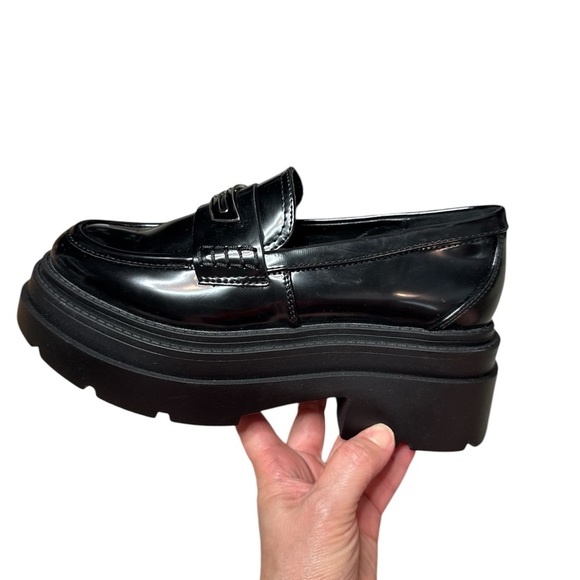 Wild Pair Nelley Platform Lug Sole Platform Loafers - Picture 6 of 6